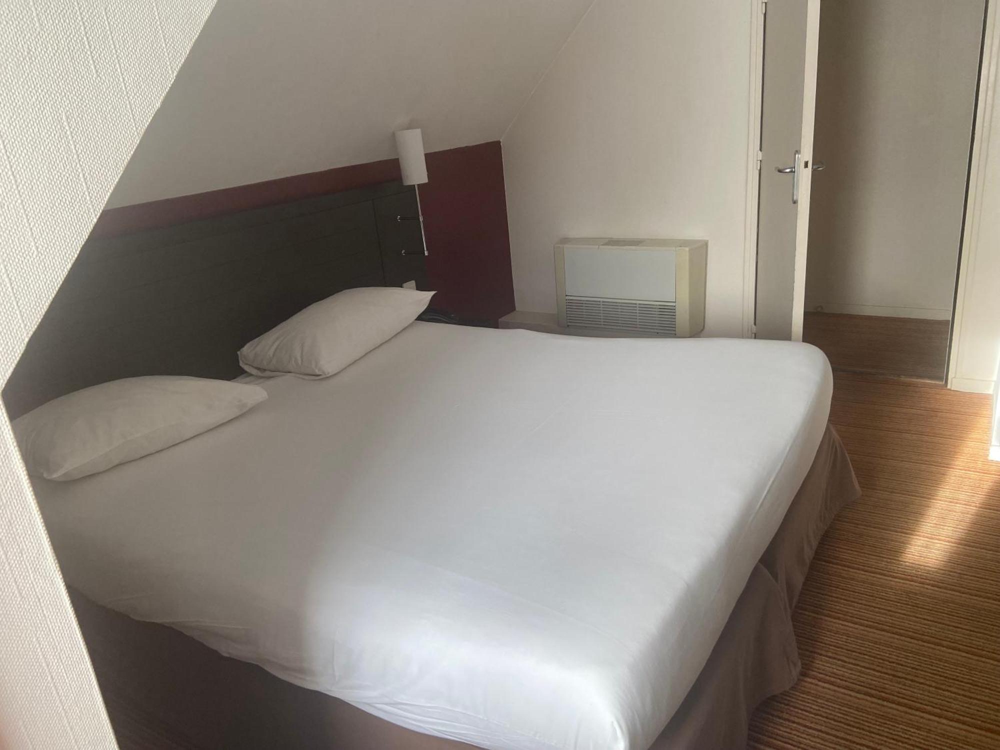 Ibis Styles Nantes Centre Place Royale Bagian luar foto